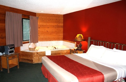 Siren Hotel | The Lodge at Crooked Lake