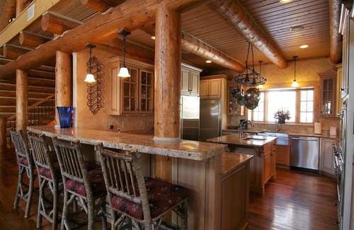 Three Peaks House | The Lodge at Eagles Nest, Luxury Home with views, Hot tub, Deck, 3 Master Suites