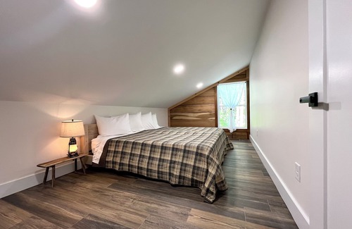 Jonesborough Cabin | The Lodge at Feather Ridge Retreat