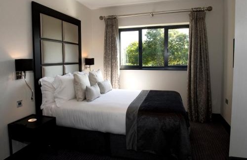 Kingswood Hotel | The Lodge at Kingswood