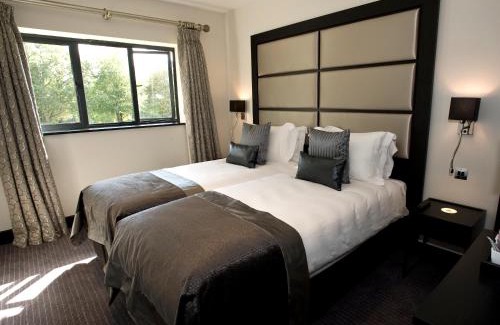 Kingswood Hotel | The Lodge at Kingswood
