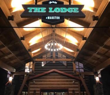 Mauston Hotel | The Lodge at Mauston