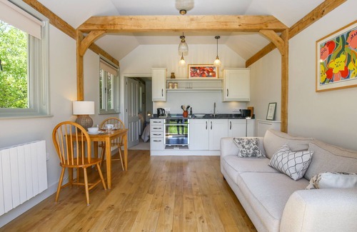 Malmesbury Cottage | THE LODGE AT MORTONS, romantic, luxury holiday cottage in Malmesbury
