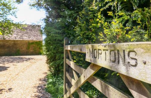 Hankerton House | The Lodge at Mortons