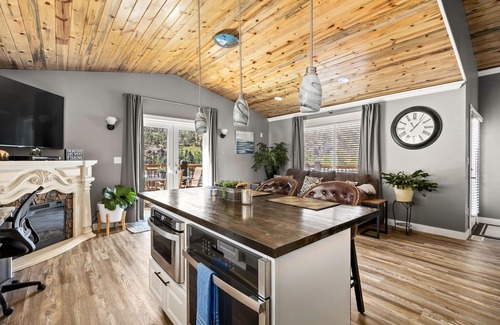 Cascade Cabin | The Lodge at Prewett Creek, near Missouri River!
