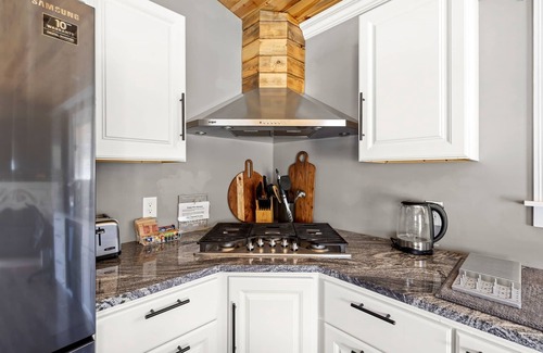 Cascade Cabin | The Lodge at Prewett Creek, near Missouri River!