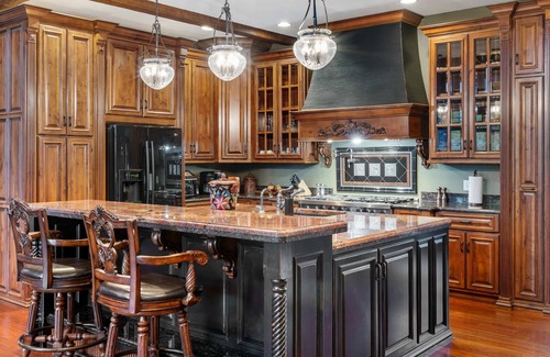 Branson Theater District House | The Lodge at Rock Canyon + 2 Free Tickets