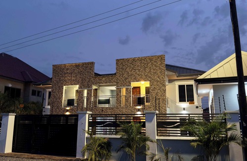 Oyibi Apartment | The Lodge at Seasons 52, Oyibi