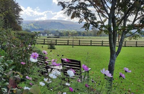 Llanfrynach Bed & Breakfast | The Lodge Brecon B&B