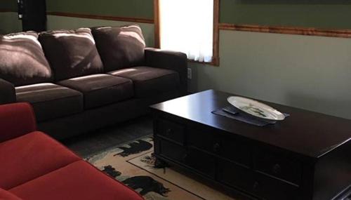 Genoa House | The Lodge - Chestnut Log Cabin & Game Room