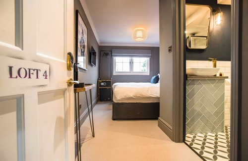 Duxford Hotel | The Lodge Duxford
