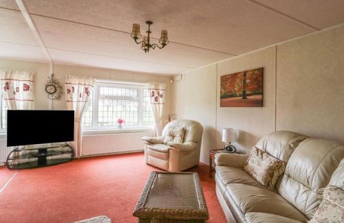 Attleborough House | The Lodge