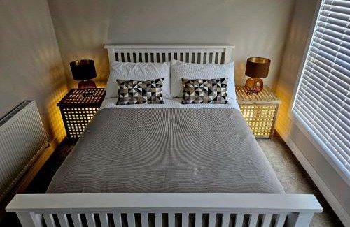 Wadhurst House | The Lodge