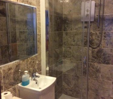 Isle of Grain Bed & Breakfast | The Lodge Guest House
