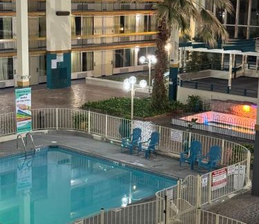 Bridgeton Hotel | The Lodge Hotel and Banquets