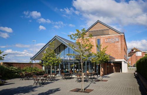 Newbury Hotel | The Lodge Hotel