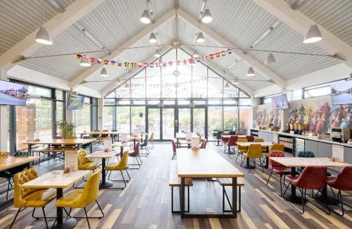 Newbury Hotel | The Lodge Hotel