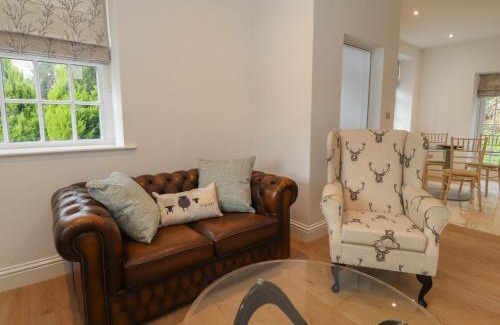 Lancaster House | The Lodge House