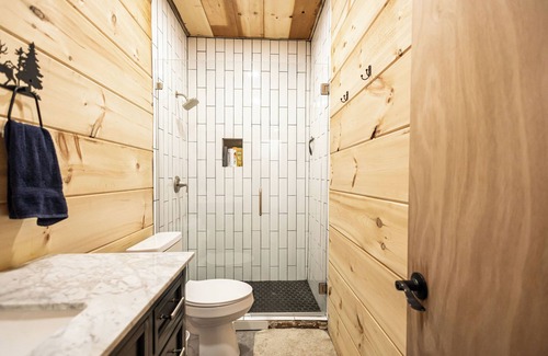 Joelton House | The Lodge @ Jones Farm Venue and Cabins
