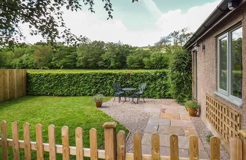 Abergavenny Cottage | THE LODGE, LOWER TREFEDW, pet friendly in Pandy, South Wales