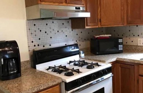 Lorain House | The Lodge on Lakeside - Sleeps 6