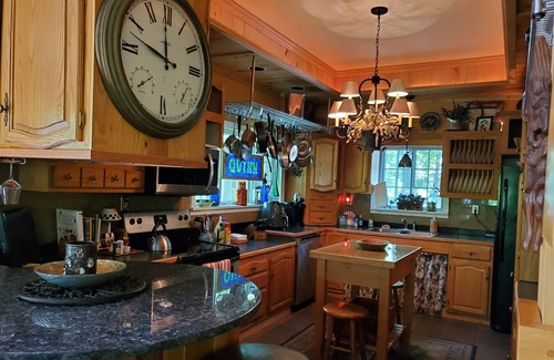 Alexandria House | The Lodge on Maple Island