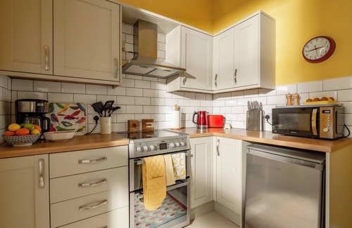 Elgin Cottage | The Lodge on Scottish Estate - wood burner - dogs welcome