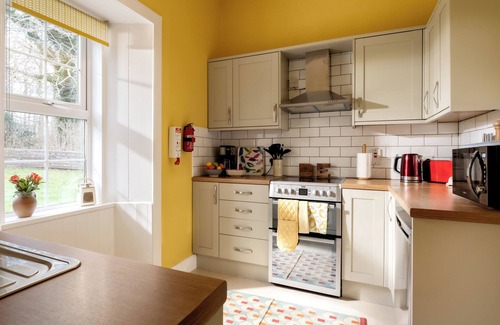 Elgin Cottage | The Lodge on Scottish Estate - wood burner - dogs welcome