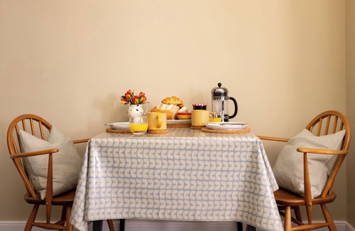 Elgin Cottage | The Lodge on Scottish Estate - wood burner - dogs welcome