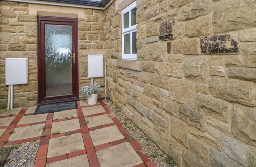 North Bitchburn Cabin | THE LODGE, pet friendly, with a garden in Bishop Auckland