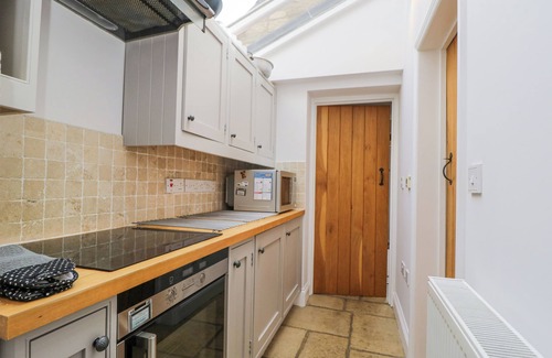 Coln St Aldwyns Cottage | THE LODGE, pet friendly, character holiday cottage in Coln St Aldwyns