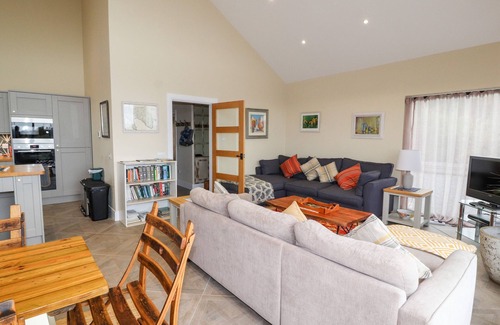 Dunragit Cottage | THE LODGE, pet friendly, character holiday cottage in Glenluce