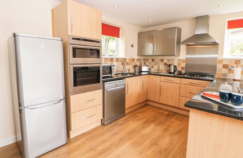 Combs Cottage | THE LODGE, romantic, luxury holiday cottage, with a garden in Disley