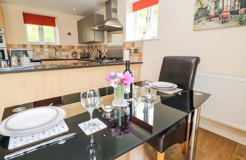 Combs Cottage | THE LODGE, romantic, luxury holiday cottage, with a garden in Disley