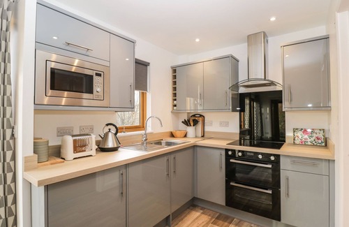 Upton Cheyney Cottage | THE LODGE, romantic, with a garden in Bitton