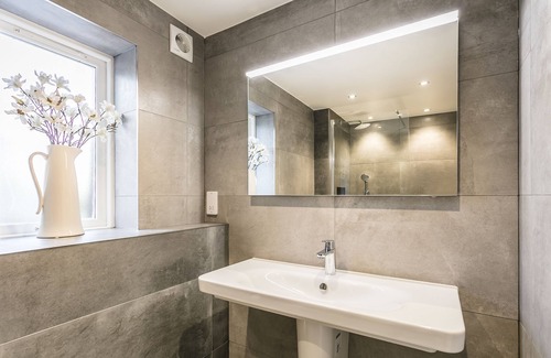 Kendal Hotel | The Lodge Rooms @ Carus Green