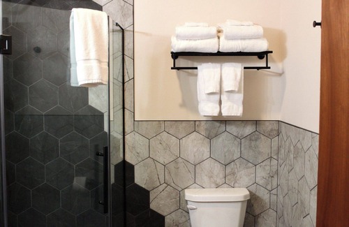 Hancock Apartment | The Lodge- Ruth Suite