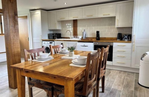 Martlesham Heath House | The lodge Sleeps 5 Away from it all self catering property in Newbourne,