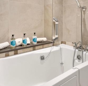 Grandes Rocques Apartment | The Lodge - Studio Apartment's