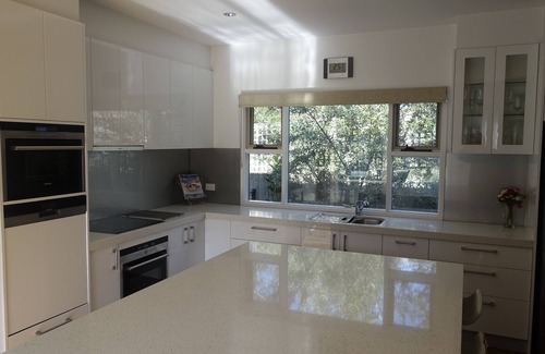 Anglesea House | THE LODGE - TENNIS,LGE SPA,WOOD FIRE,
