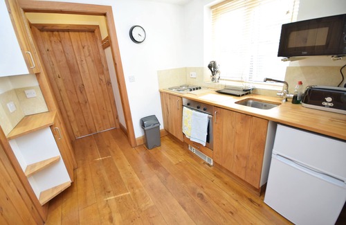Littlehampton Cottage | The Loft , Angmering-On-Sea - a apartment that sleeps 4 guests in 2 bedrooms