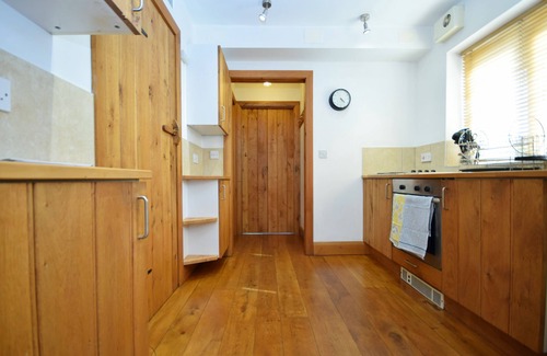 Littlehampton Cottage | The Loft , Angmering-On-Sea - a apartment that sleeps 4 guests in 2 bedrooms