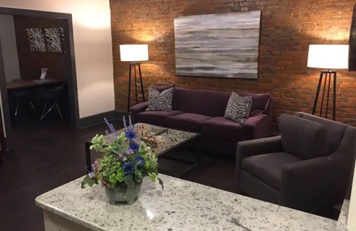 Mount Pleasant Apartment | The Loft at 109