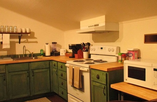 Hot Springs House | The Loft at Aspen Pine with Wi-Fi, AC in wonderful Hot Springs