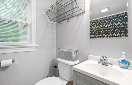 Clarksville House | The Loft at Madison Terrace - Private Unit (102 Madison Terrace)