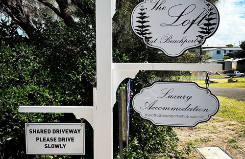 Rivoli Bay House | The Loft is everything you want for a luxury time away walking distance to beach