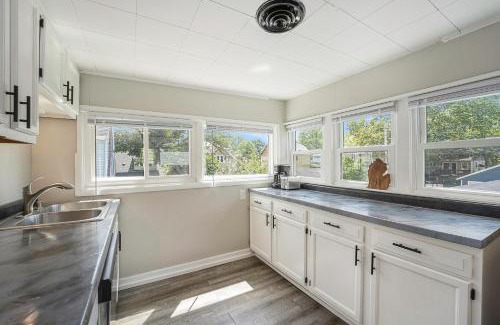 John Ball Park Apartment | The Loft Life - Modern Corporate Housing