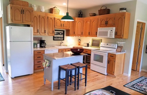 North Granby House | The Loft @ Lost Acres ~ A Peaceful Rural Escape on a Farm Winery!