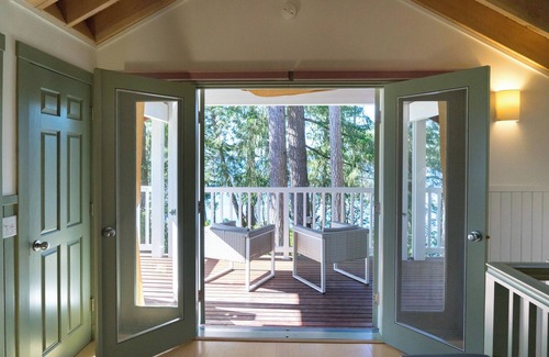 Salt Spring Island Cottage | The Loft Oceanfront retreat on Salt Spring Island