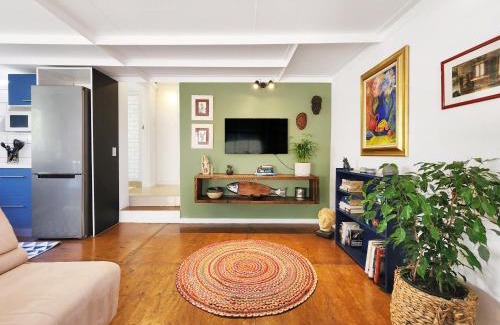 Lakeside Apartment | The Loft on Tudor